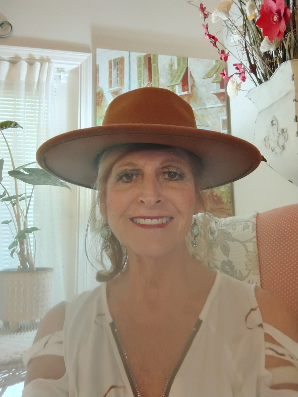 Classic Wide-Brim Women's Hat in Brown — Elegant Everyday Style